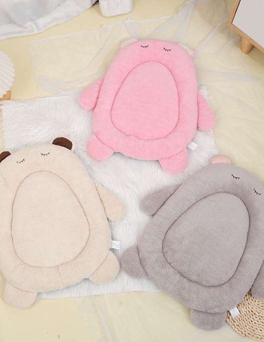 Cute cartoon little bears pet cat sleeping cushion cats and dogs general -purpose sofa bed cushion spacious and comfortable pet nest cushion