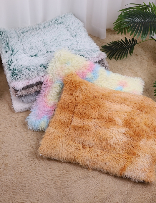 Dog mats in autumn and winter thickened four seasons universal large dog cat pet nests dual -use moisture -proof and bitter biting cats and dogs universal