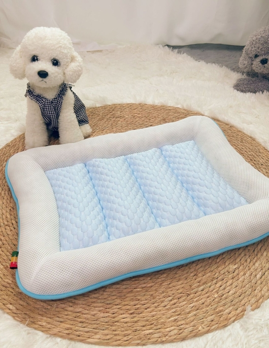 Pet pad summer cold sensation dog cushion dog car car cushion cooling ice silk dog nest cat cooling supplies