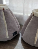 Straight -hair pet nest semi -closed warm cat and dog nest in winter plus velvet comfortable rest Sleep pet nest